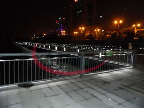 太陽能發光護欄（lán）